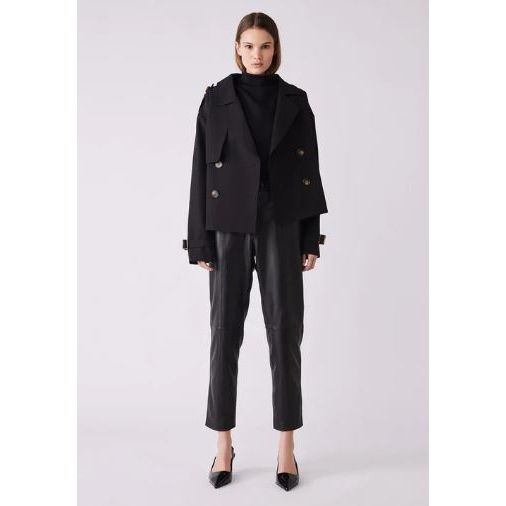 ESMAEE AVENUE CROPPED TRENCH